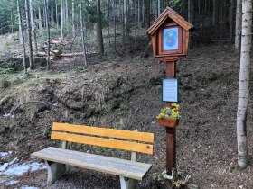 Viele Bankerl entlang des Weges laden zum Verweilen ein, © Wiener Alpen in Niederösterreich - Wechsel